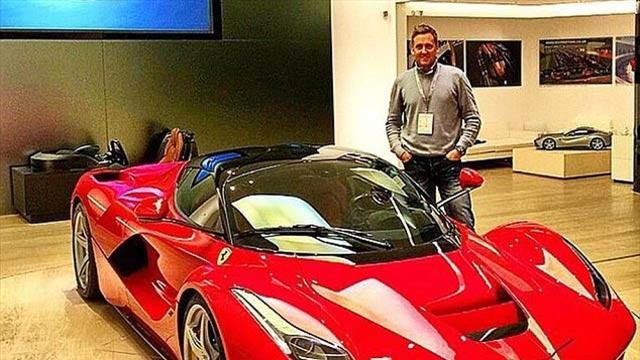Ian Poulter poses alongside a Ferrari LaFerrari (Instagram)